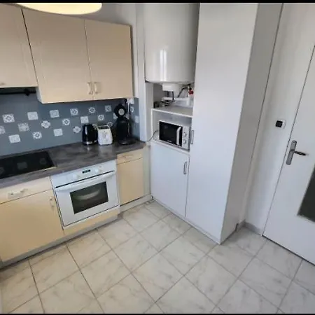 Arena View Stadium-arena-eurexpo Apartmán *